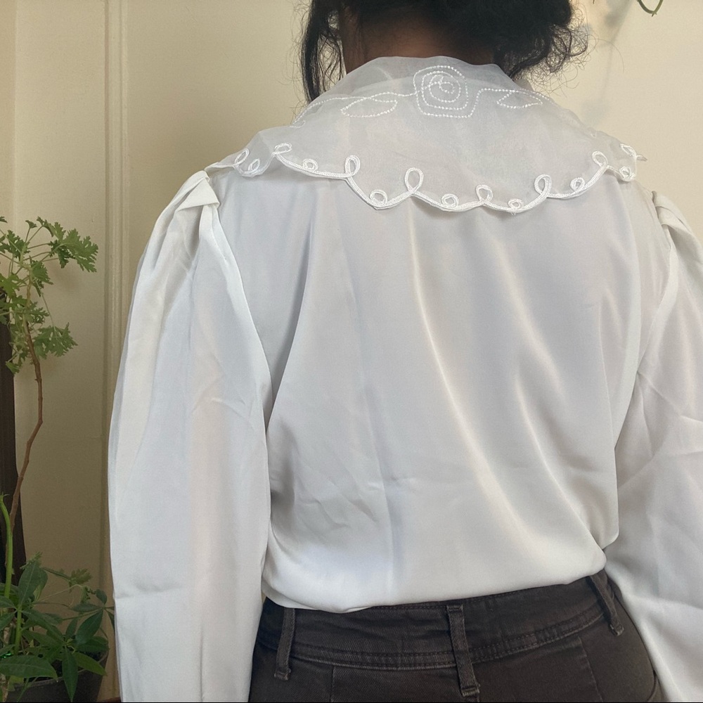 Vintage Gorgeous Romantic Minimalist Fall Vintage Blouse - Picture 4 of 5